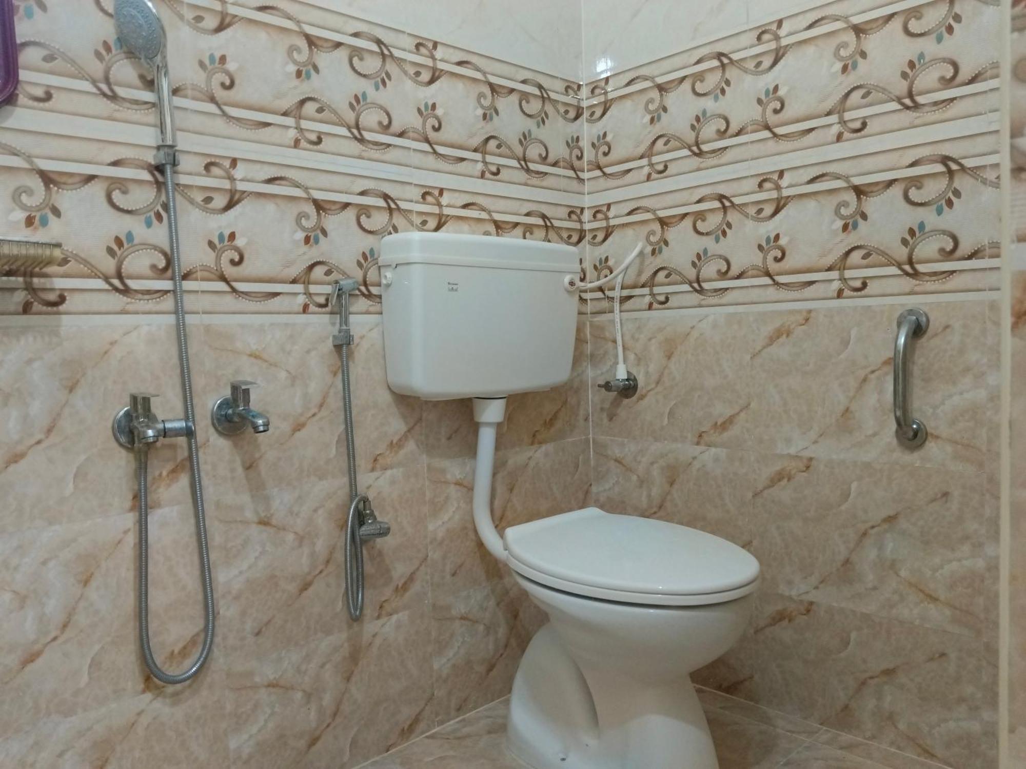טירופאטי Sri Nilayam Inn מראה חיצוני תמונה